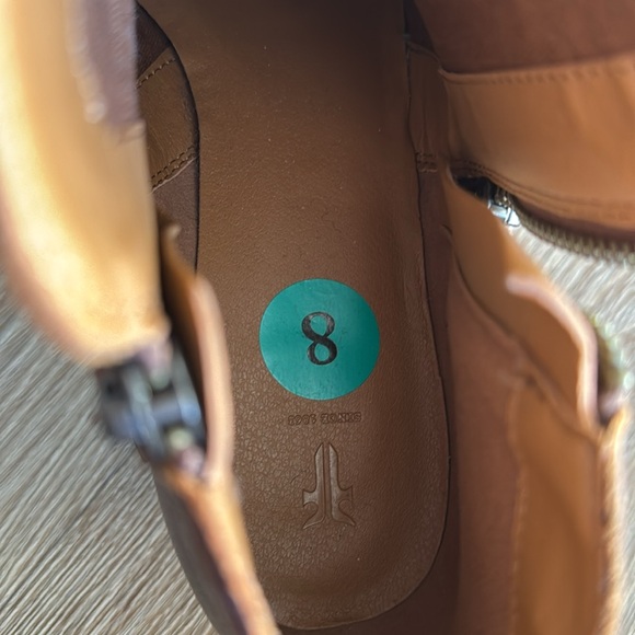 Women’s Frye ankle boots - Picture 4 of 5